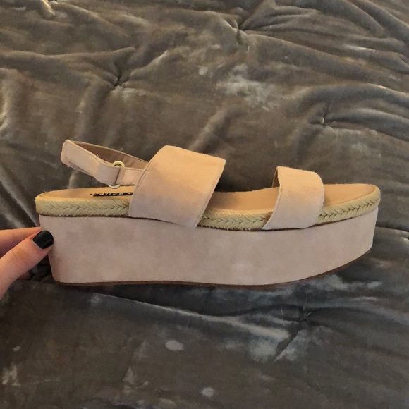 Alice + Olivia Anastasia Platforms in Blush - Picture 3 of 4